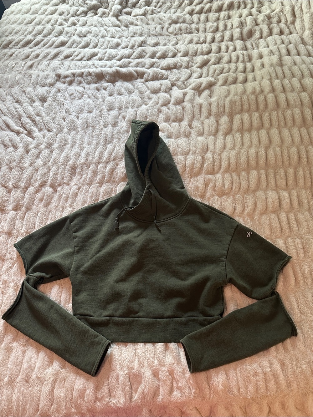Alo Yoga Peak Cutout Women’s Cropped Hoodie - Olive Green Medium